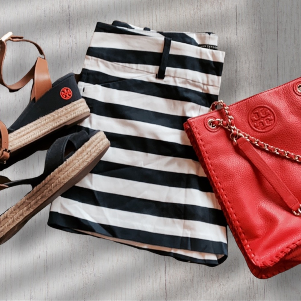 ⛵️ Ann Taylor Signature Shorts (size 10)